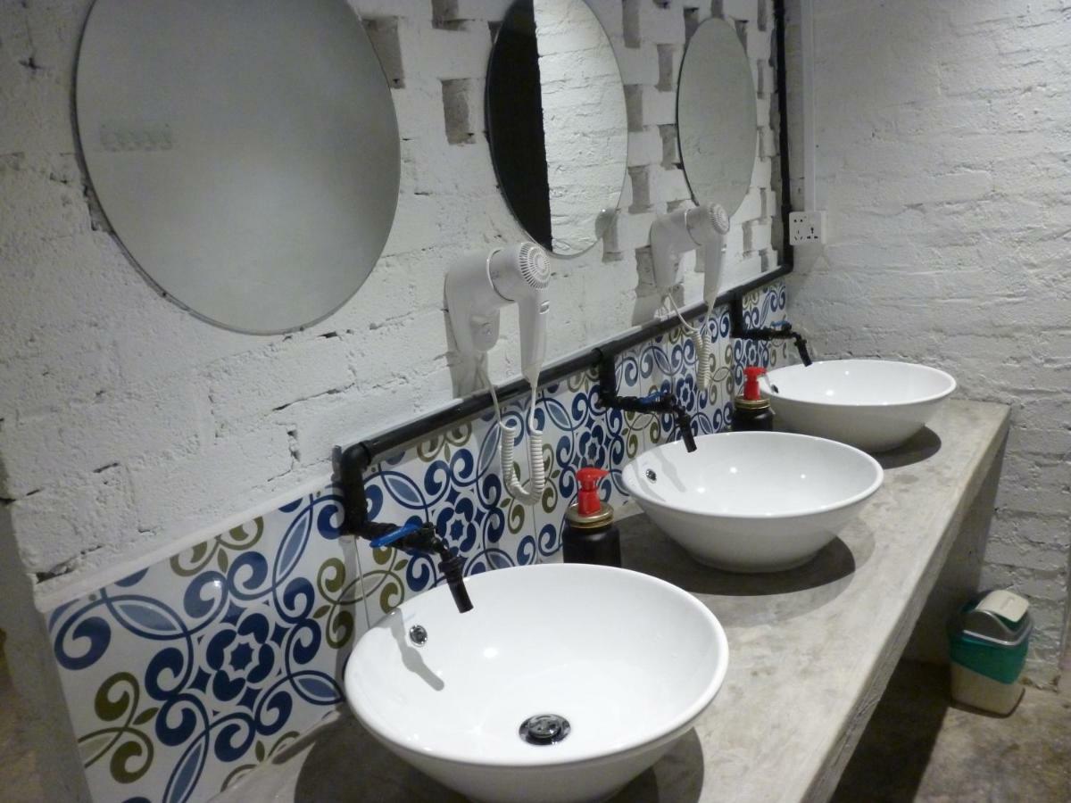 Malacca Ola Lavanderia Cafe מראה חיצוני תמונה